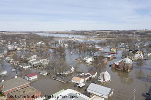 Iowa town floods
