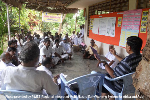 Community members in Tamil Nadu, India discuss risk management strategies